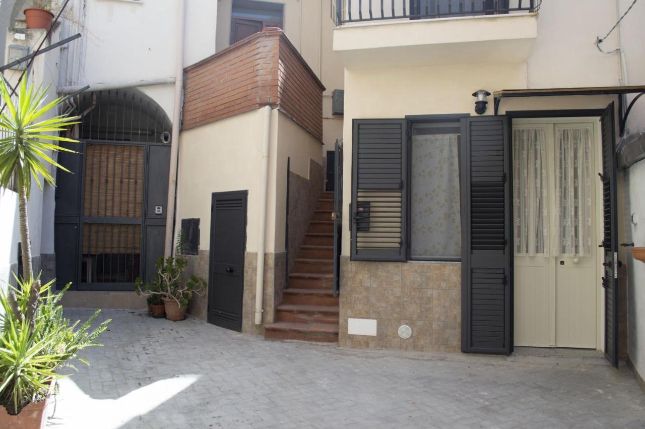 Bed And Breakfast La Volpe Rossa Regalbuto Dış mekan fotoğraf